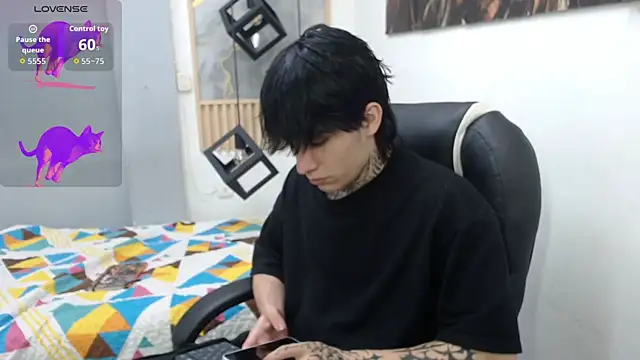 Snapshot of Iantwink18 chatting on March 28, 9:03 pm Iantwink18 online show from March 28, 9:03 pm