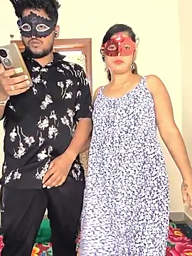 Snapshot of Family02 chatting on September 15, 9:20 am Family02 online show from September 15, 9:20 am