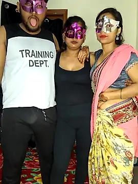 Snapshot of Family02 chatting on September 17, 4:08 pm Family02 online show from September 17, 4:08 pm