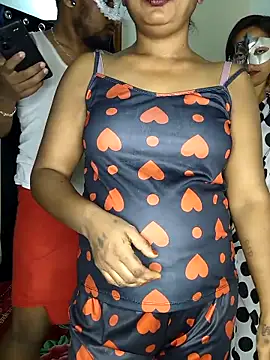 Snapshot of Family02 chatting on September 20, 3:46 pm Family02 online show from September 20, 3:46 pm