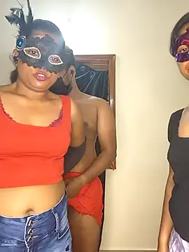 Snapshot of Family02 chatting on October 4, 4:38 pm Family02 online show from October 4, 4:38 pm