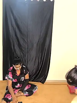 Snapshot of Family02 chatting on October 18, 4:41 pm Family02 online show from October 18, 4:41 pm