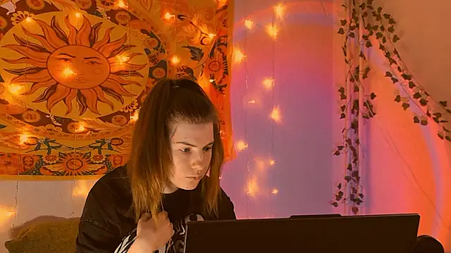 AliceCUNTach online show from February 13, 5:03 am