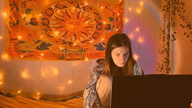 AliceCUNTach online show from February 14, 5:04 am