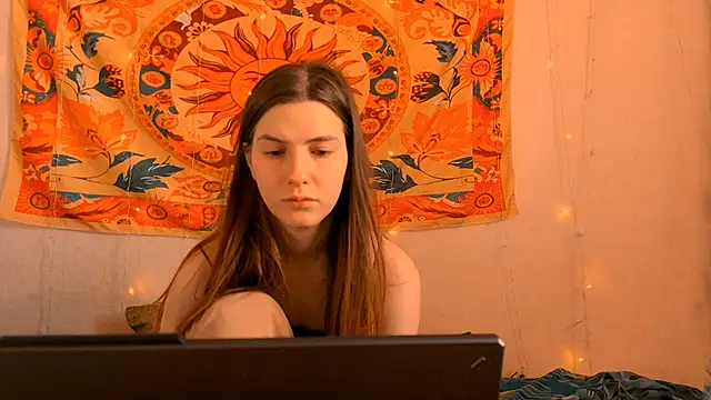 AliceCUNTach online show from March 18, 5:10 am