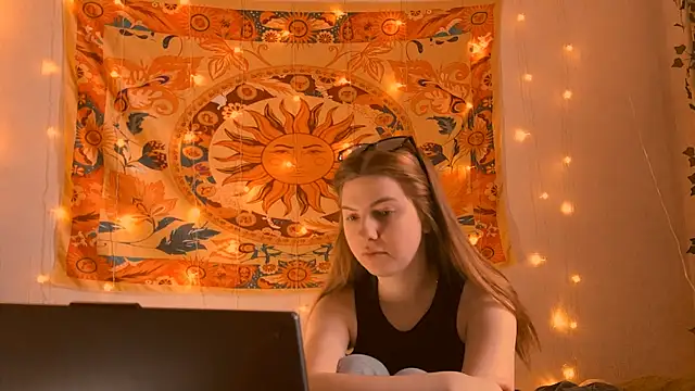 AliceCUNTach online show from April 19, 5:07 am