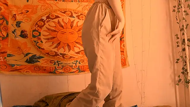 AliceCUNTach online show from April 22, 5:10 am