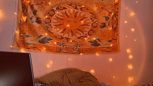 AliceCUNTach online show from April 23, 12:29 pm