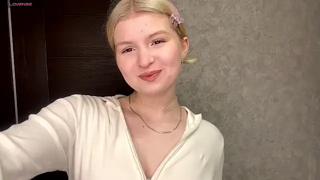 ShontaWasilko online show from February 9, 9:19 pm