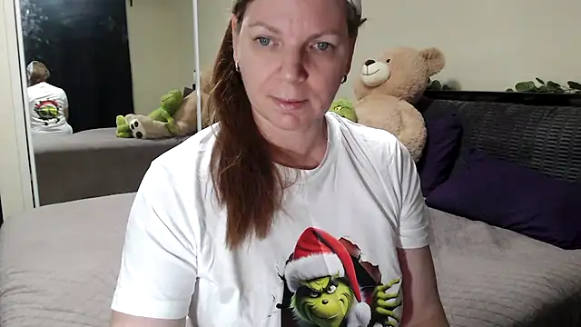 aussiepeaches online show from December 2, 11:04 am