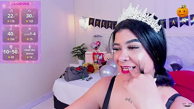 Snapshot of TianaGlow26 chatting on November 3, 7:37 pm TianaGlow26 online show from November 3, 7:37 pm