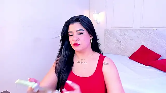 Snapshot of TianaGlow26 chatting on November 9, 7:34 pm TianaGlow26 online show from November 9, 7:34 pm