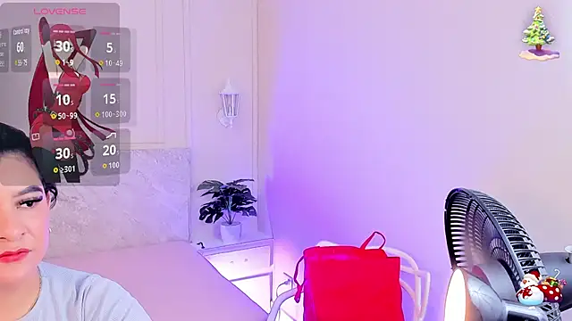 Snapshot of TianaGlow26 chatting on November 17, 7:19 pm TianaGlow26 online show from November 17, 7:19 pm