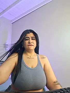 Snapshot of TianaGlow26 chatting on November 21, 7:45 pm TianaGlow26 online show from November 21, 7:45 pm