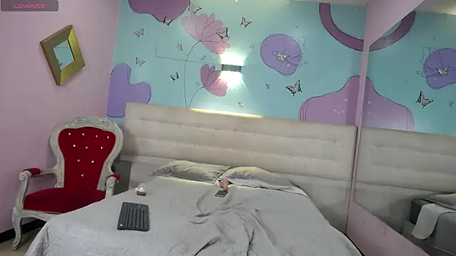 caroliine fox   online show from September 21, 3:41 am