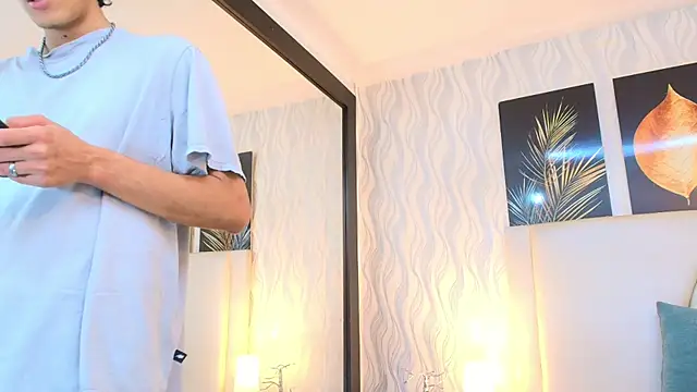 Lean Portman online show from April 24, 2:08 pm