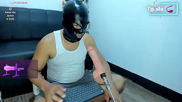 Snapshot of Misterjhons2 chatting on September 17, 6:20 pm Misterjhons2 online show from September 17, 6:20 pm