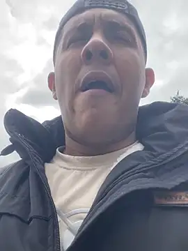 Snapshot of Misterjhons2 chatting on September 20, 3:46 pm Misterjhons2 online show from September 20, 3:46 pm