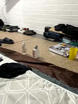 Snapshot of Misterjhons2 chatting on November 14, 3:16 am Misterjhons2 online show from November 14, 3:16 am