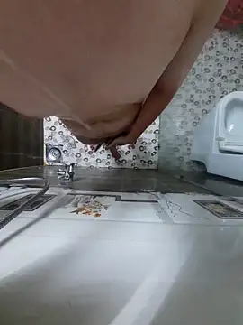 Snapshot of winter0cold_ chatting on October 7, 11:29 am winter0cold online show from October 7, 11:29 am