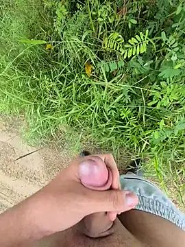 Snapshot of winter0cold_ chatting on October 27, 2:37 am winter0cold online show from October 27, 2:37 am