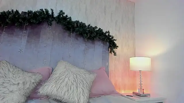 Snapshot of salma_lutz chatting on November 30, 12:53 pm salma lutz online show from November 30, 12:53 pm