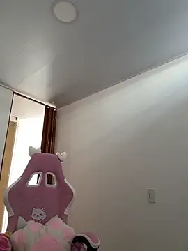 Snapshot of Angeldusttt chatting on October 16, 3:46 pm Angeldusttt online show from October 16, 3:46 pm