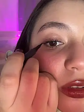 Snapshot of Angeldusttt chatting on November 18, 1:22 am Angeldusttt online show from November 18, 1:22 am