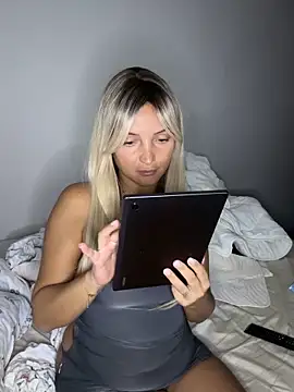 Snapshot of madiiy chatting on September 26, 10:36 pm madiiy online show from September 26, 10:36 pm