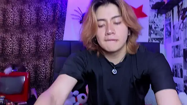 Vamps Lovers online show from December 3, 8:07 pm