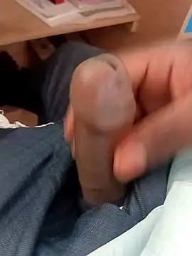 Snapshot of blackdick44 chatting on September 10, 7:08 am blackdick44 online show from September 10, 7:08 am