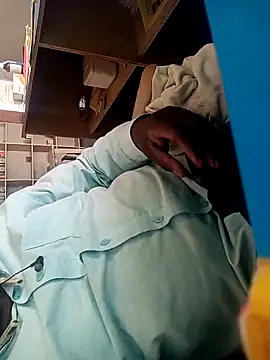 Snapshot of blackdick44 chatting on September 21, 7:43 am blackdick44 online show from September 21, 7:43 am