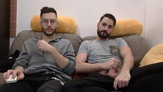 Amicisegreti online show from December 19, 6:31 am