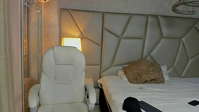 Snapshot of adrian_ray chatting on October 4, 11:52 am adrian ray online show from October 4, 11:52 am