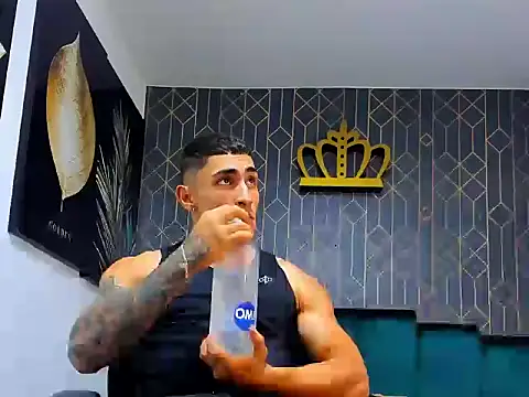 Snapshot of adrian_ray chatting on November 11, 11:49 pm adrian ray online show from November 11, 11:49 pm