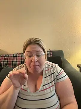 sexymommy1988 online show from September 24, 5:05 pm