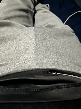 Snapshot of Aaia93 chatting on November 8, 5:51 am Aaia93 online show from November 8, 5:51 am