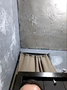 Snapshot of Aaia93 chatting on November 27, 6:37 am Aaia93 online show from November 27, 6:37 am