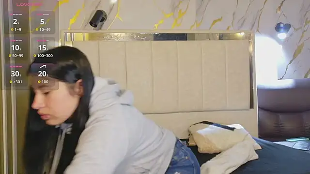 Olivia11  online show from April 10, 12:32 pm