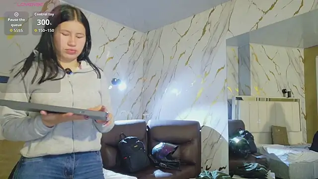 Olivia11  online show from April 23, 2:41 pm