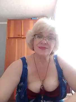 Snapshot of 52MiaLove02 chatting on May 16, 10:36 am 52MiaLove02 online show from May 16, 10:36 am