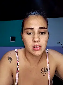 Snapshot of kariciasecreta chatting on April 26, 9:40 am kariciasecreta online show from April 26, 9:40 am