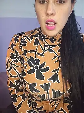 Snapshot of kariciasecreta chatting on May 24, 12:15 am kariciasecreta online show from May 24, 12:15 am