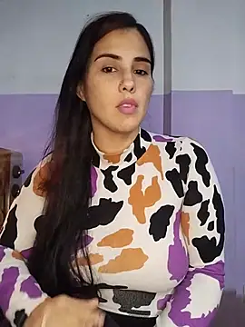 Snapshot of kariciasecreta chatting on May 28, 1:36 am kariciasecreta online show from May 28, 1:36 am
