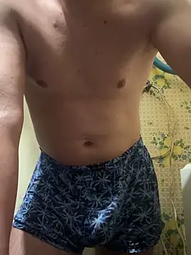 Snapshot of marik_goldd chatting on October 29, 1:24 pm marik goldd online show from October 29, 1:24 pm