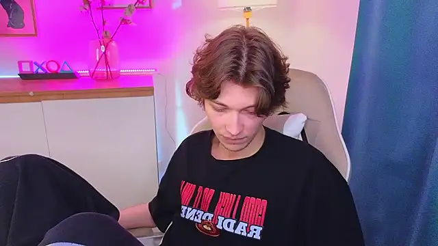  Den1s  online show from February 21, 12:28 pm