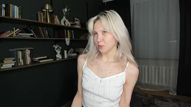 ErinBissonnette online show from April 23, 7:05 pm