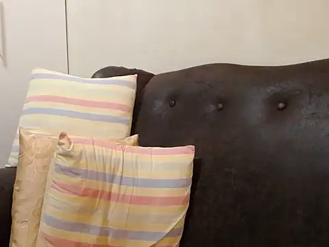 bustylaura4u online show from October 25, 3:51 pm