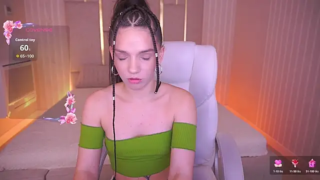 MirielleNymph online show from December 3, 2:04 pm