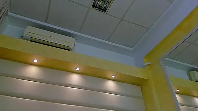 Jelly Bee online show from October 30, 8:31 pm